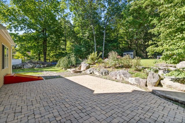 60 Shufelt Rd, Walpole, MA 02071