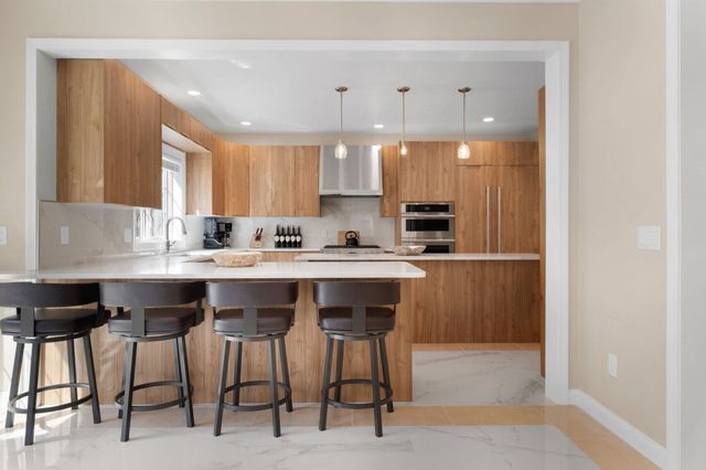 60 Shufelt Rd, Walpole, MA 02071