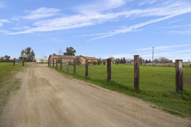 36685 Avenue 15, Madera, CA 93636