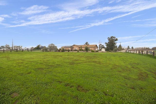 36685 Avenue 15, Madera, CA 93636