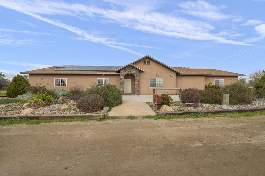 Image 1 of property listing at 36685 Avenue 15, Madera, CA 93636