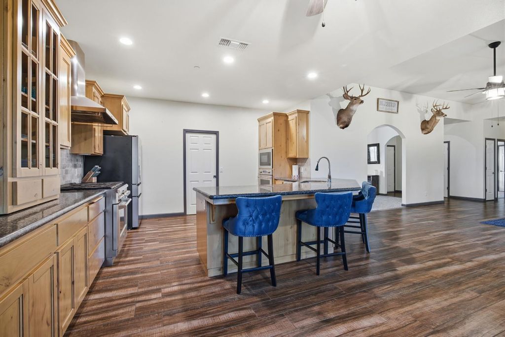 Image 15 of property listing at 36685 Avenue 15, Madera, CA 93636