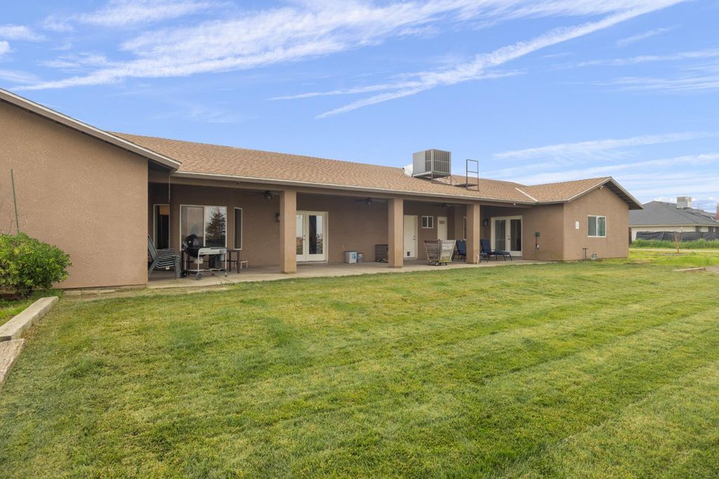 Image 36 of property listing at 36685 Avenue 15, Madera, CA 93636