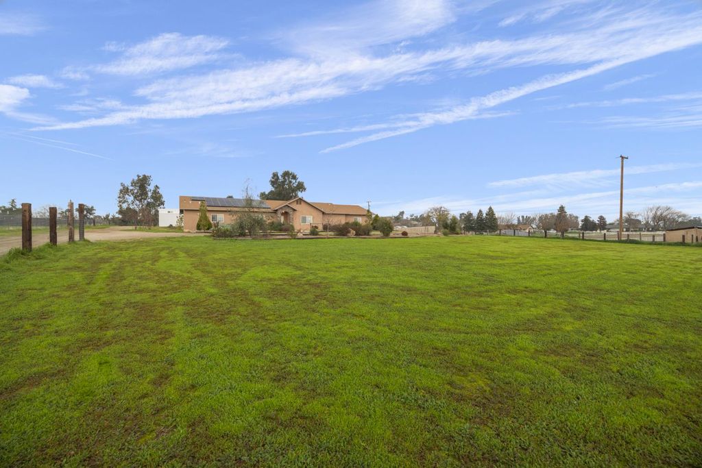 Image 47 of property listing at 36685 Avenue 15, Madera, CA 93636