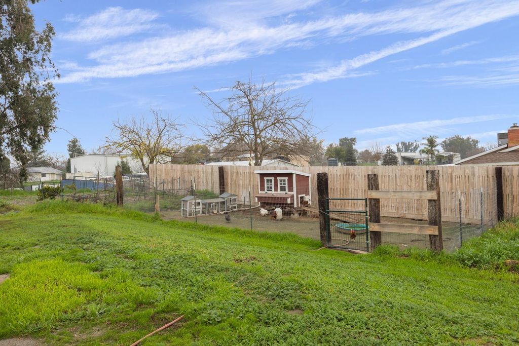 Image 49 of property listing at 36685 Avenue 15, Madera, CA 93636