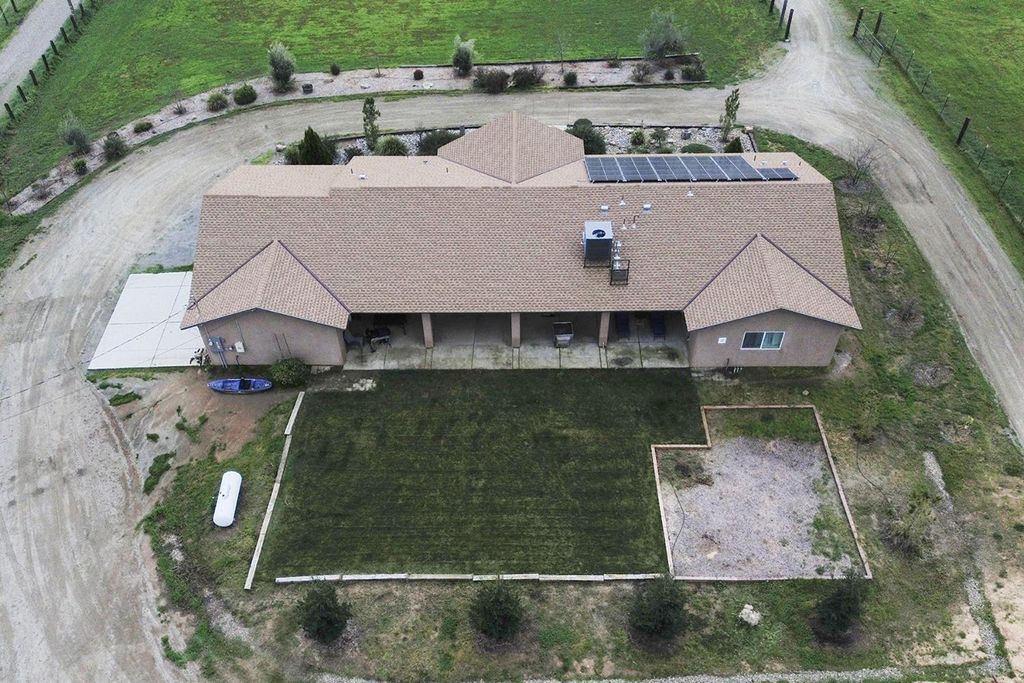 Image 53 of property listing at 36685 Avenue 15, Madera, CA 93636