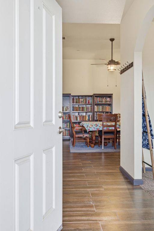 Image 7 of property listing at 36685 Avenue 15, Madera, CA 93636