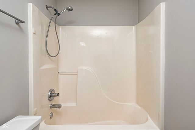 2102 Yosemite Drive, Lebanon, IN 46052