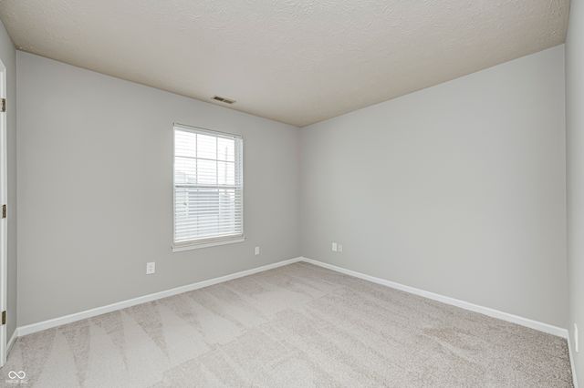 2102 Yosemite Drive, Lebanon, IN 46052