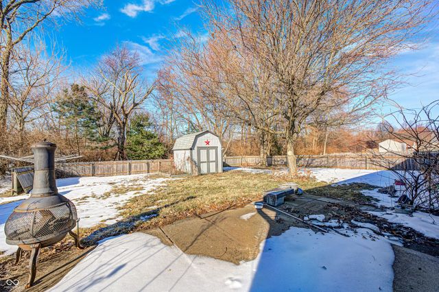 2102 Yosemite Drive, Lebanon, IN 46052