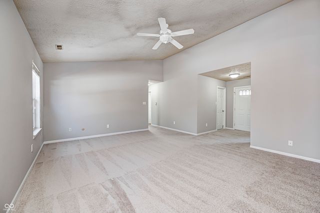 2102 Yosemite Drive, Lebanon, IN 46052