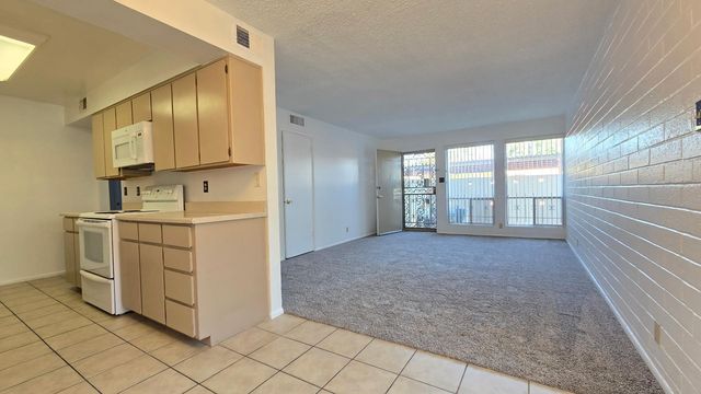 4917 N 73rd Street Apt 17, Scottsdale, AZ 85251