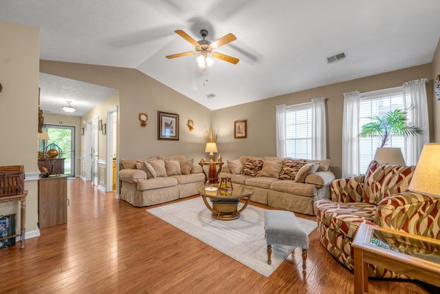 116 Sturbridge Lane, Winchester, KY 40391