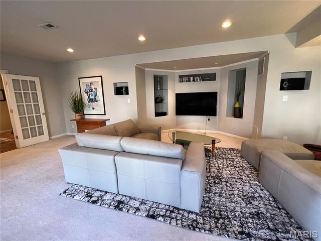 765 Turrentine Trail, Creve Coeur, MO 63141