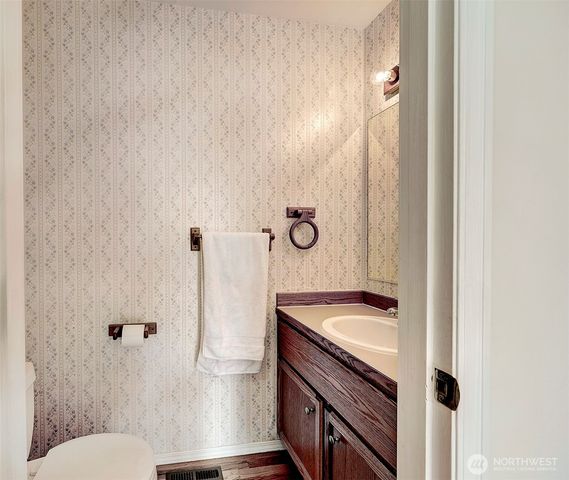 637 Washington Place SW, Mukilteo, WA 98275