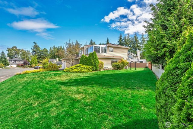 637 Washington Place SW, Mukilteo, WA 98275