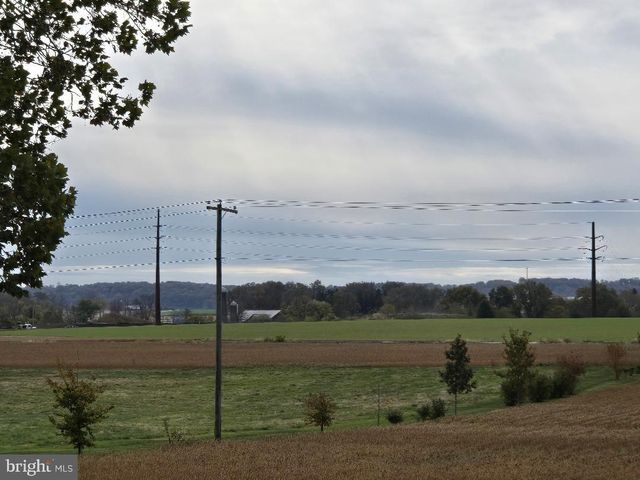 201 S BARBARA ST, Mount Joy, PA 17552