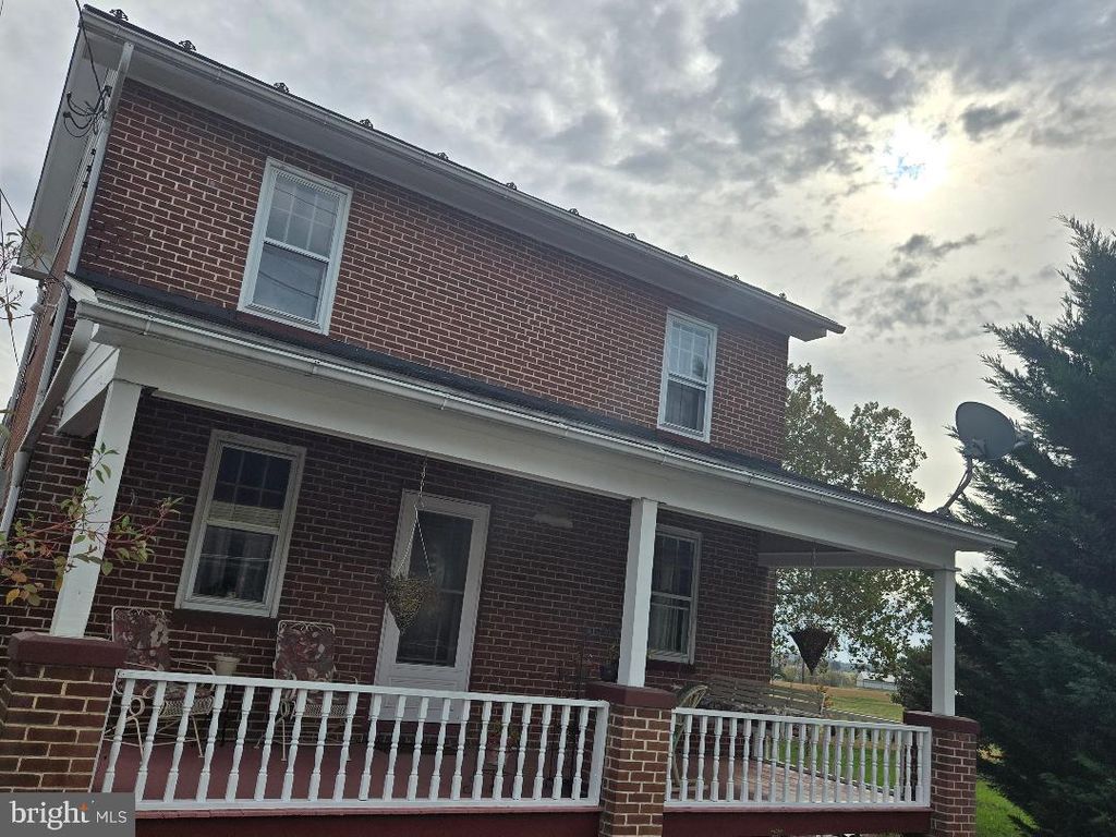 201 S BARBARA ST, Mount Joy, PA 17552