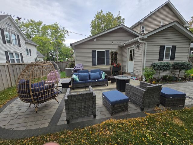 907 Ohio Avenue, St. Charles, IL 60174