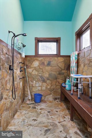 1052 OPEQUON LN, Kearneysville, WV 25430