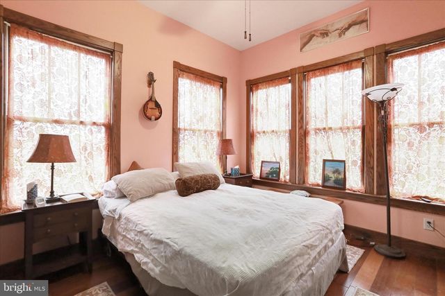 1052 OPEQUON LN, Kearneysville, WV 25430