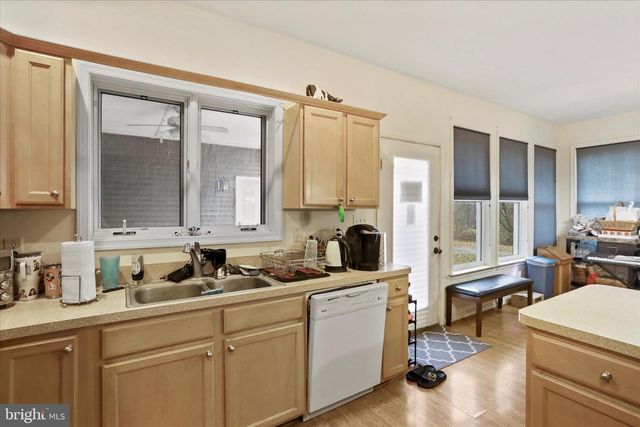 1052 OPEQUON LN, Kearneysville, WV 25430