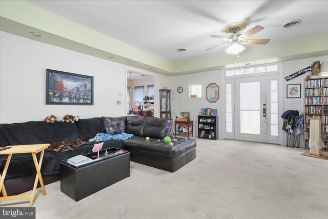 1052 OPEQUON LN, Kearneysville, WV 25430