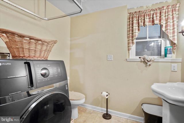 1052 OPEQUON LN, Kearneysville, WV 25430