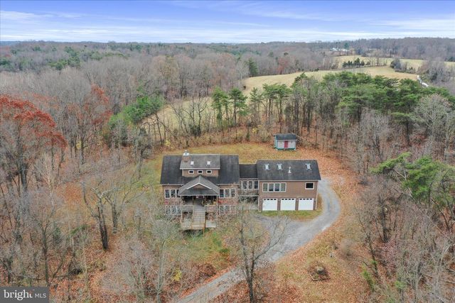 1052 OPEQUON LN, Kearneysville, WV 25430