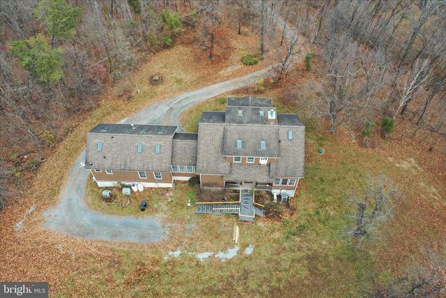 1052 OPEQUON LN, Kearneysville, WV 25430