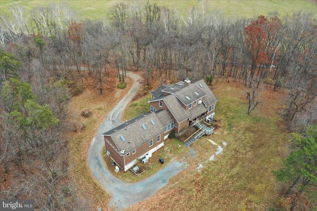 1052 OPEQUON LN, Kearneysville, WV 25430
