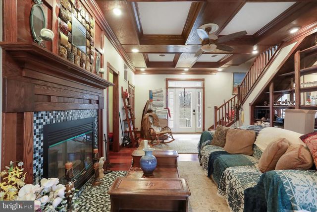 1052 OPEQUON LN, Kearneysville, WV 25430