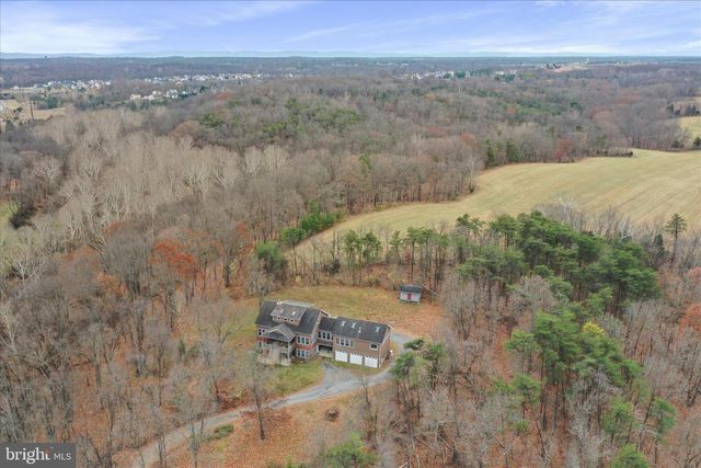 1052 OPEQUON LN, Kearneysville, WV 25430