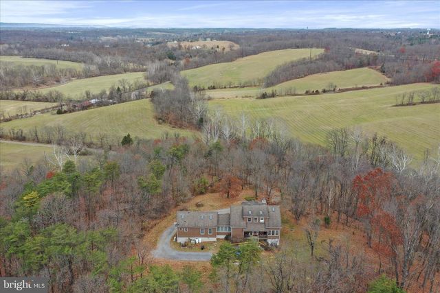 1052 OPEQUON LN, Kearneysville, WV 25430