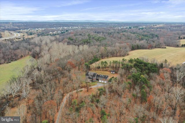 1052 OPEQUON LN, Kearneysville, WV 25430