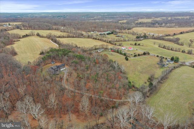 1052 OPEQUON LN, Kearneysville, WV 25430