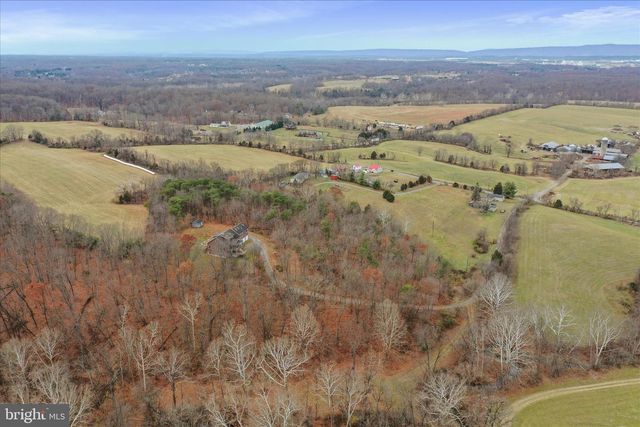 1052 OPEQUON LN, Kearneysville, WV 25430