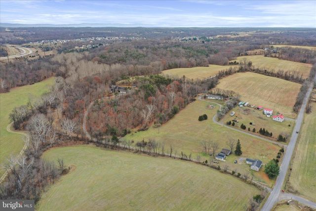 1052 OPEQUON LN, Kearneysville, WV 25430