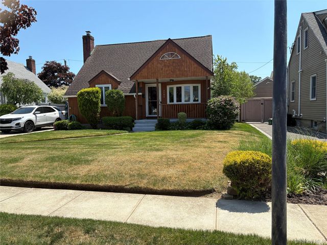 2486 Natta Boulevard, Bellmore, NY 11710
