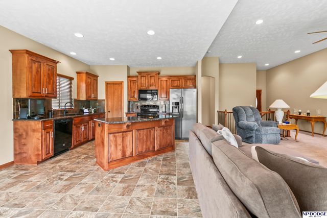16318 R Street, Omaha, NE 68135