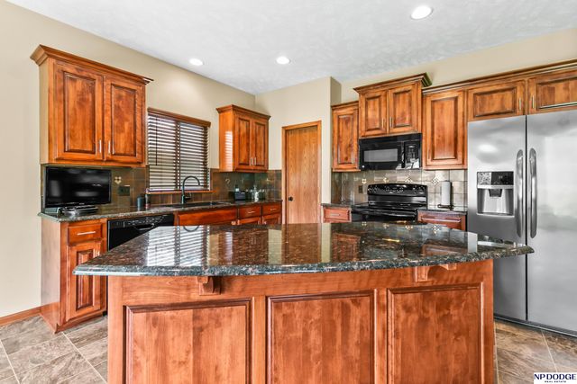 16318 R Street, Omaha, NE 68135