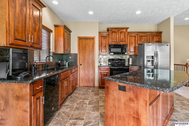 16318 R Street, Omaha, NE 68135