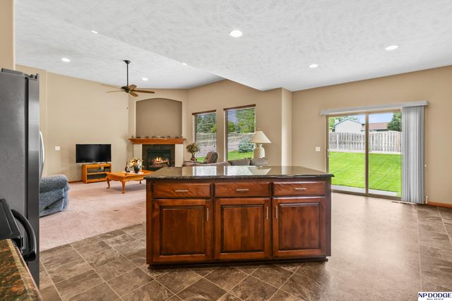 16318 R Street, Omaha, NE 68135