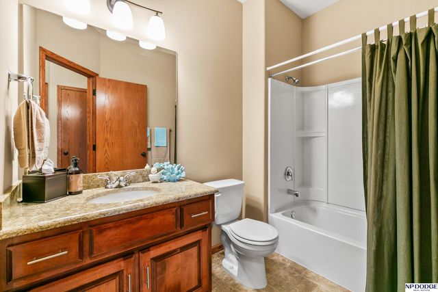 16318 R Street, Omaha, NE 68135