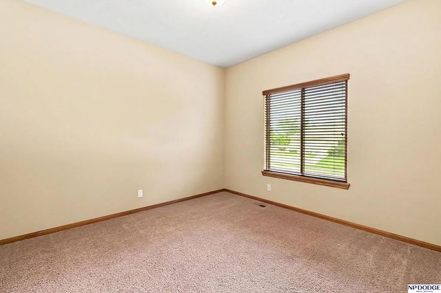 16318 R Street, Omaha, NE 68135