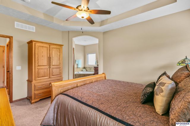 16318 R Street, Omaha, NE 68135