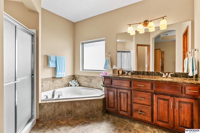 16318 R Street, Omaha, NE 68135