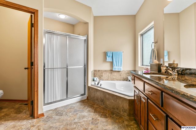 16318 R Street, Omaha, NE 68135