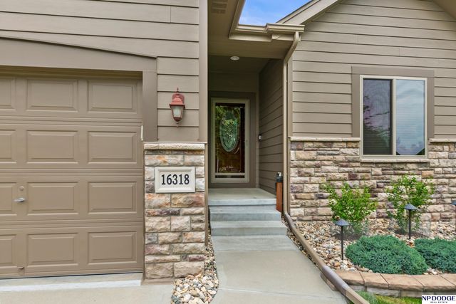 16318 R Street, Omaha, NE 68135
