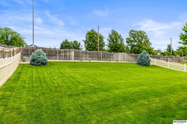 16318 R Street, Omaha, NE 68135